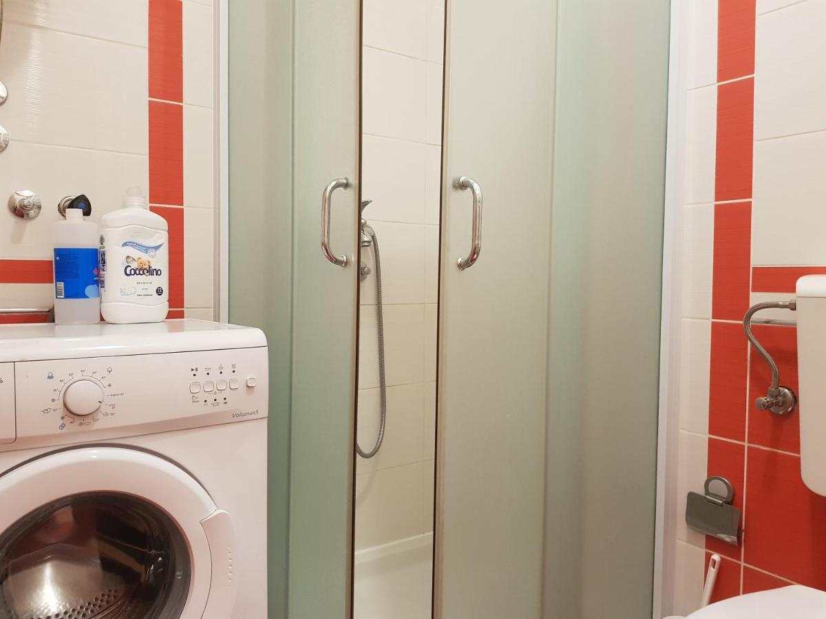 Rajiceva 5- Apartman Sa Prostranom Terasom I Garaznim Mestom Kragujevac Ngoại thất bức ảnh