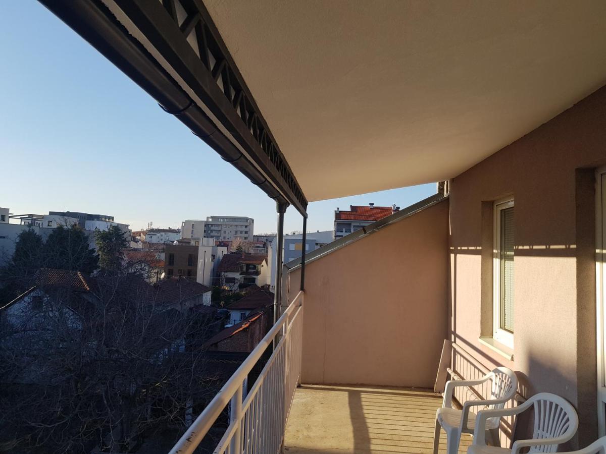 Rajiceva 5- Apartman Sa Prostranom Terasom I Garaznim Mestom Kragujevac Ngoại thất bức ảnh