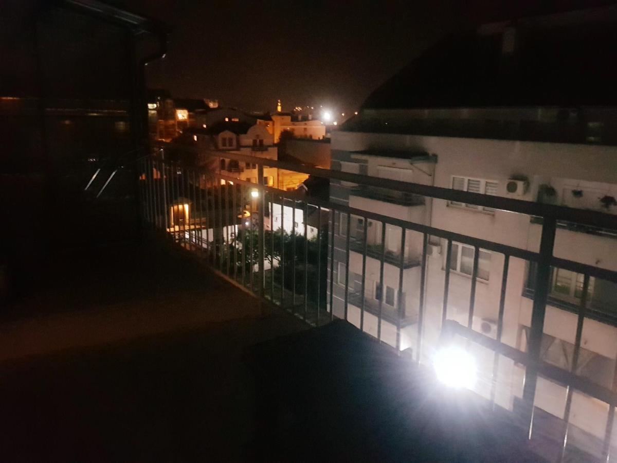 Rajiceva 5- Apartman Sa Prostranom Terasom I Garaznim Mestom Kragujevac Ngoại thất bức ảnh