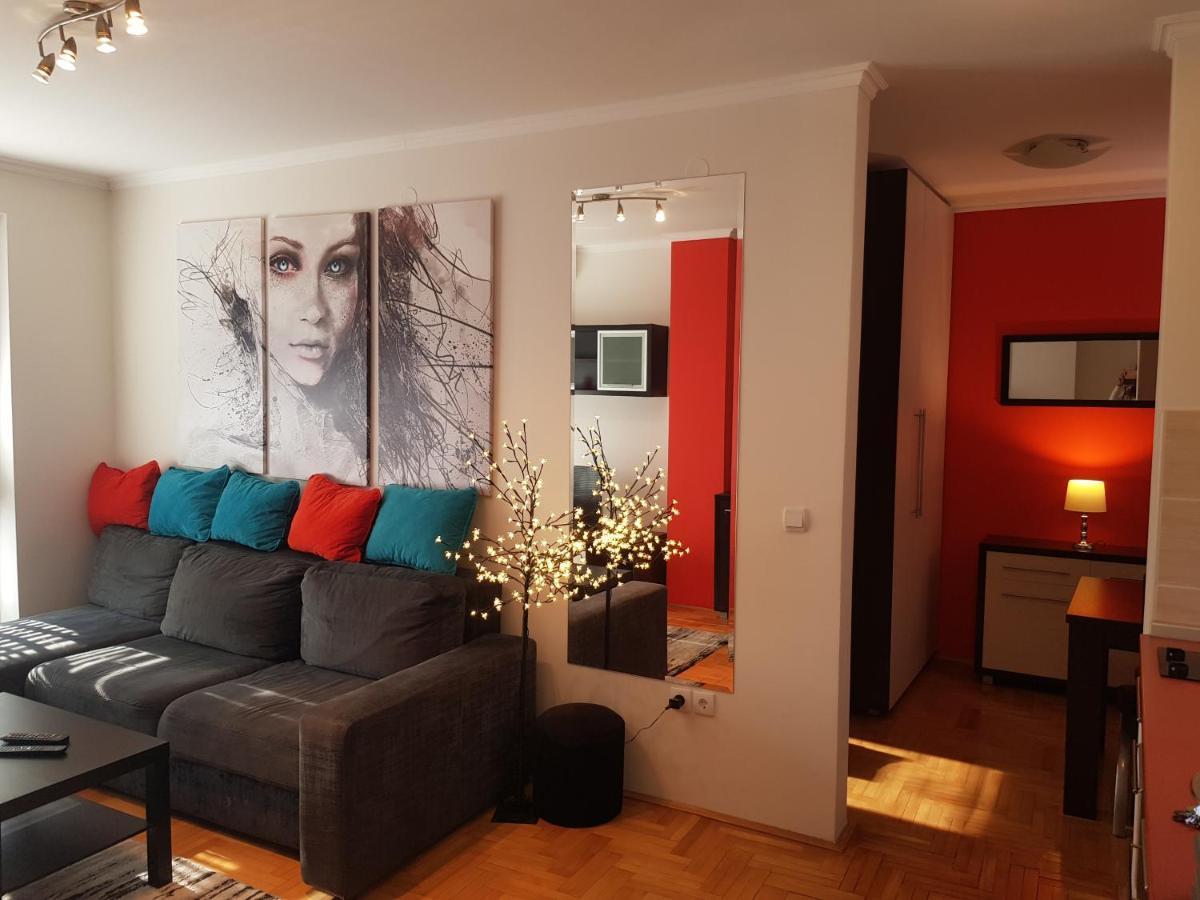 Rajiceva 5- Apartman Sa Prostranom Terasom I Garaznim Mestom Kragujevac Ngoại thất bức ảnh