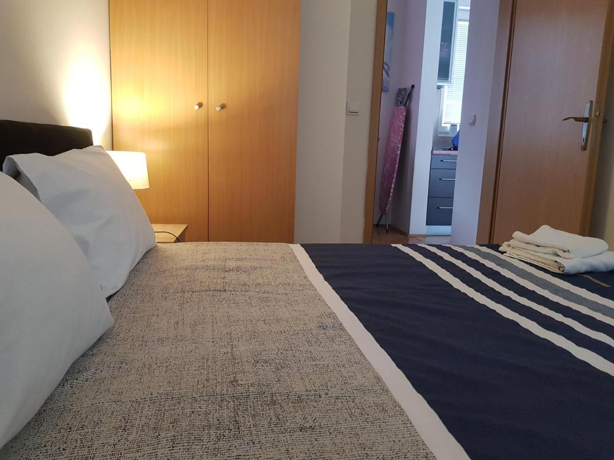 Rajiceva 5- Apartman Sa Prostranom Terasom I Garaznim Mestom Kragujevac Ngoại thất bức ảnh