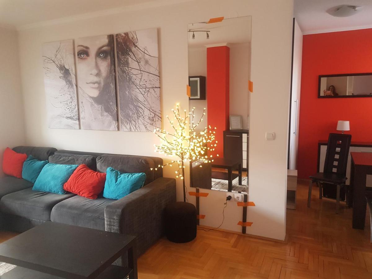Rajiceva 5- Apartman Sa Prostranom Terasom I Garaznim Mestom Kragujevac Ngoại thất bức ảnh